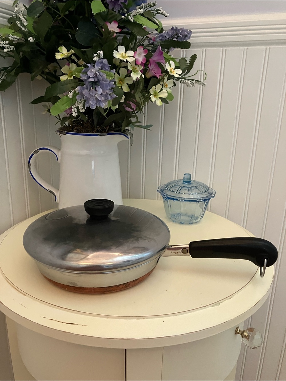 Revere Ware 8” Stainless Steel Copper Bottom Skillet  &
Lid
